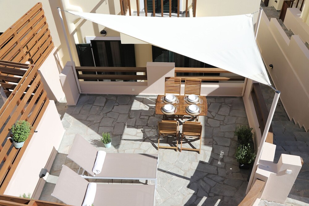 Photo of Patio Balcony in Megas Gialos