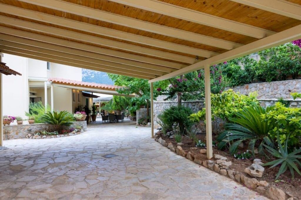 Photo of Outdoor in Melissopetra