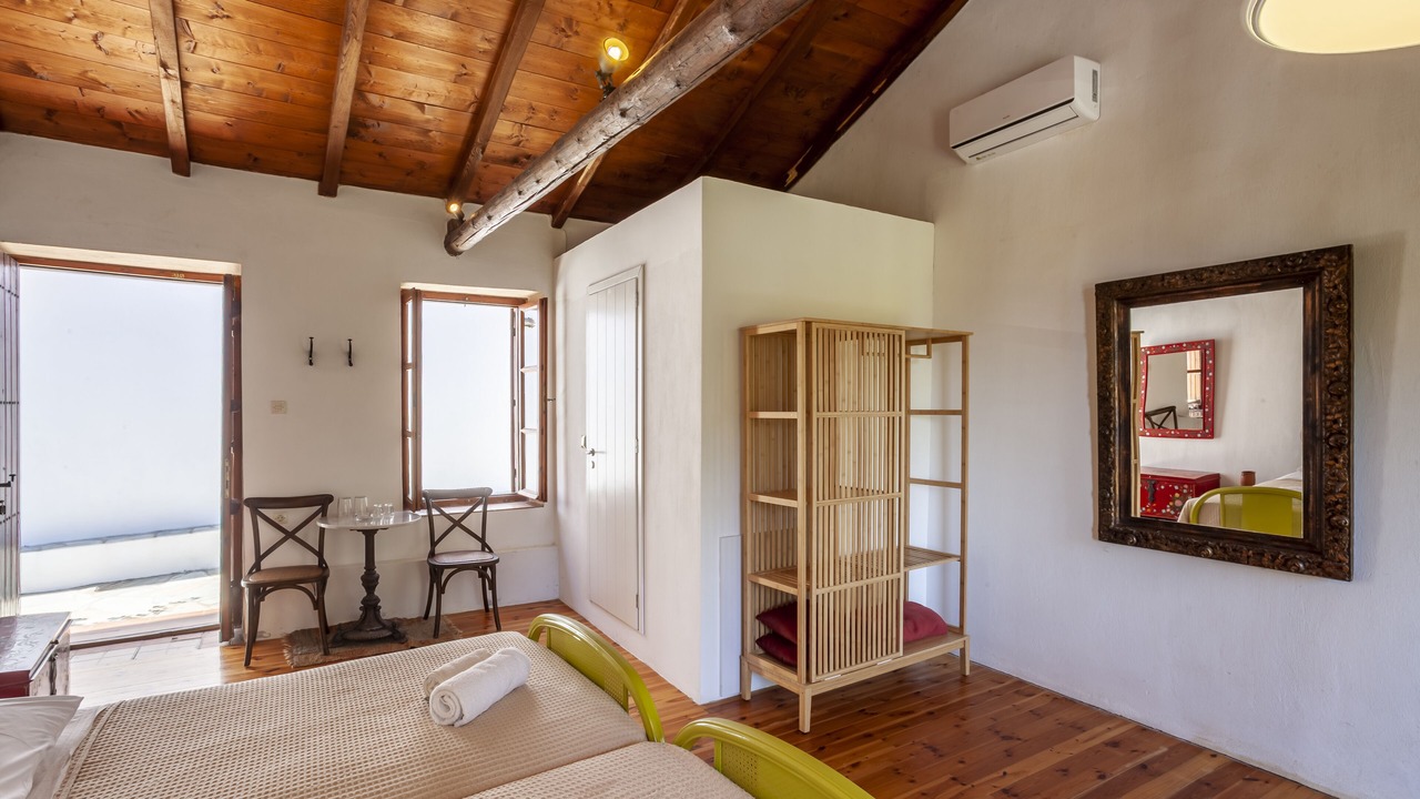Photo of Bedroom in Glossa