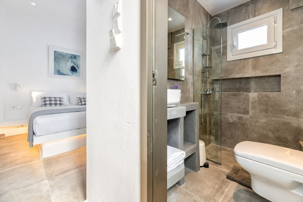 Photo of Bathroom in Parikia
