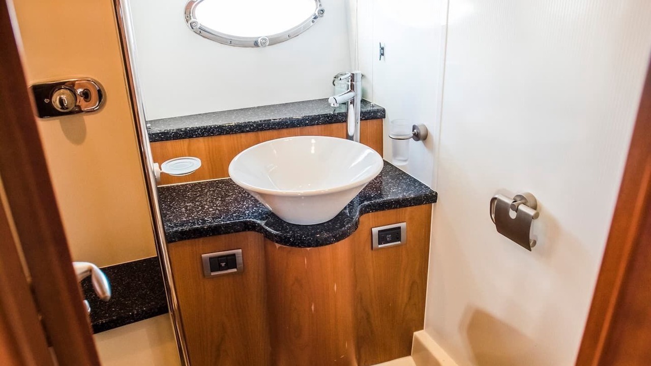 Photo of Bathroom in Tourlos