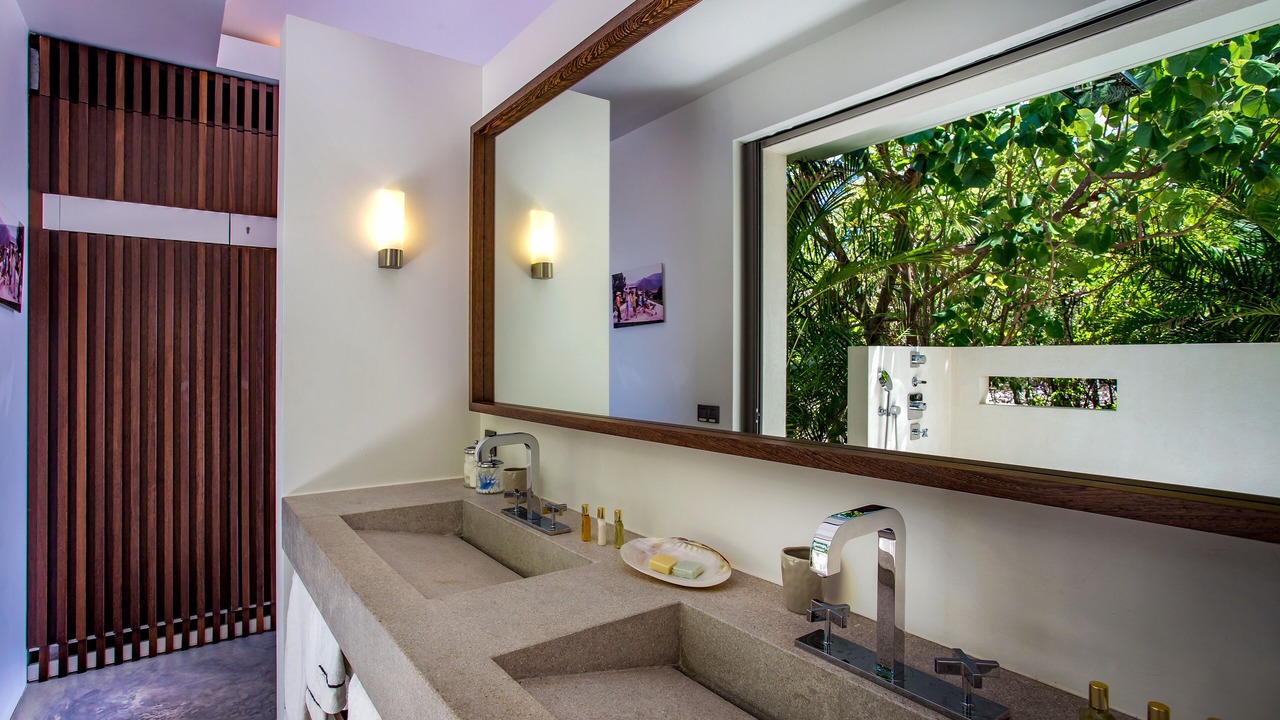 Photo of Bathroom in Anse du Gouverneur