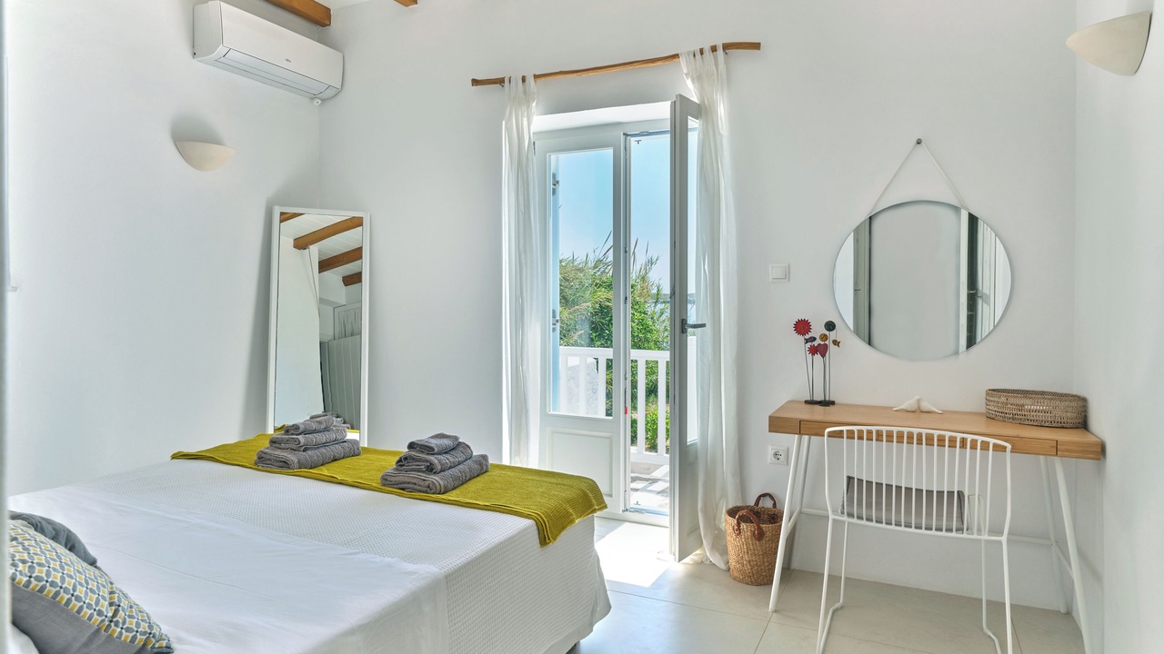 Photo of Bedroom in Drios