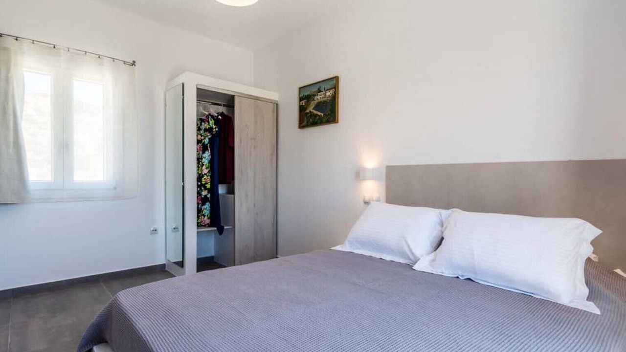 Photo of Bedroom in Milos