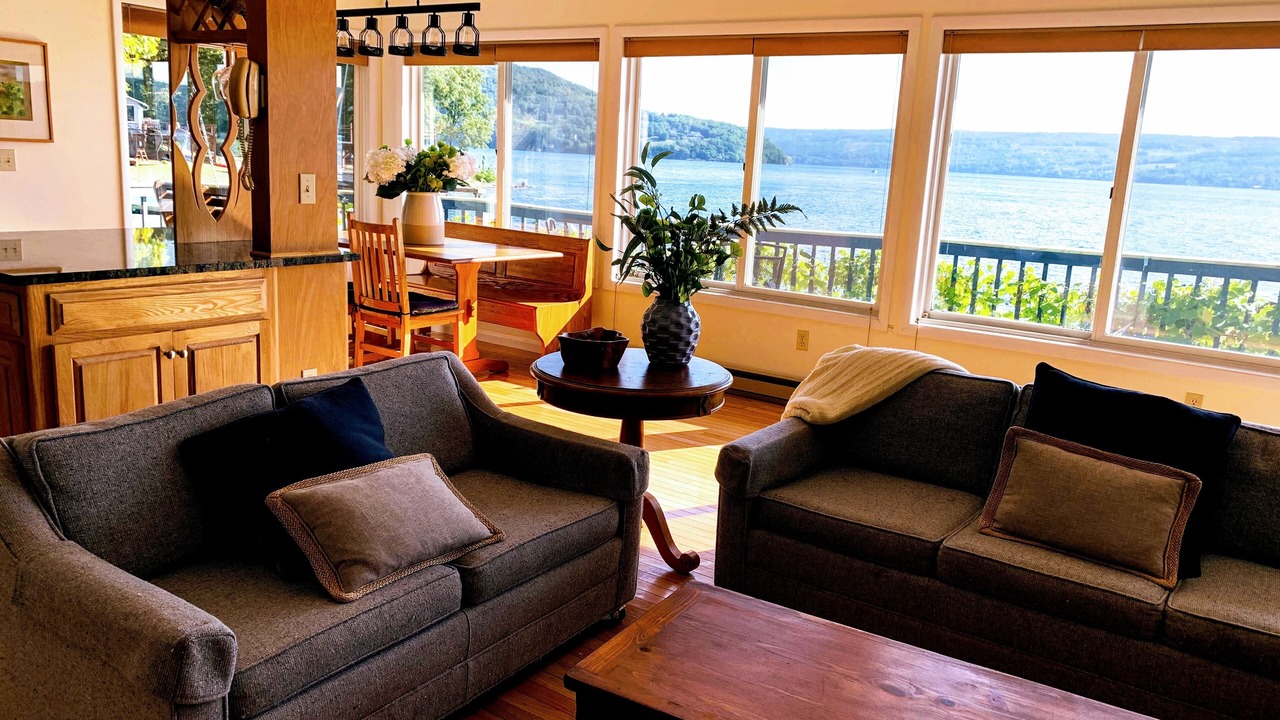 Photo of Livingroom in Hammondsport