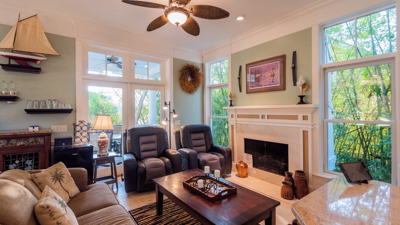 Photo of Livingroom in North Forest Beach