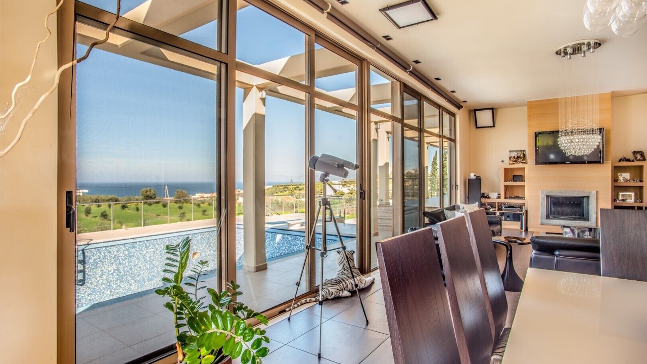 Photo of Livingroom in Kato Stalos