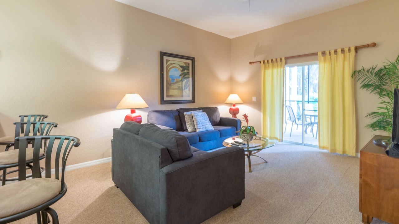 Photo of Livingroom in Bahama Bay