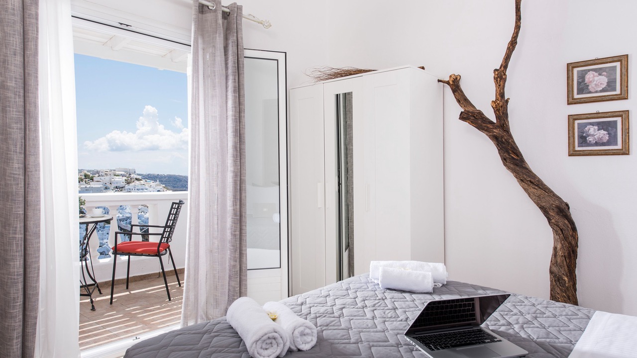 Photo of Bedroom in Fira