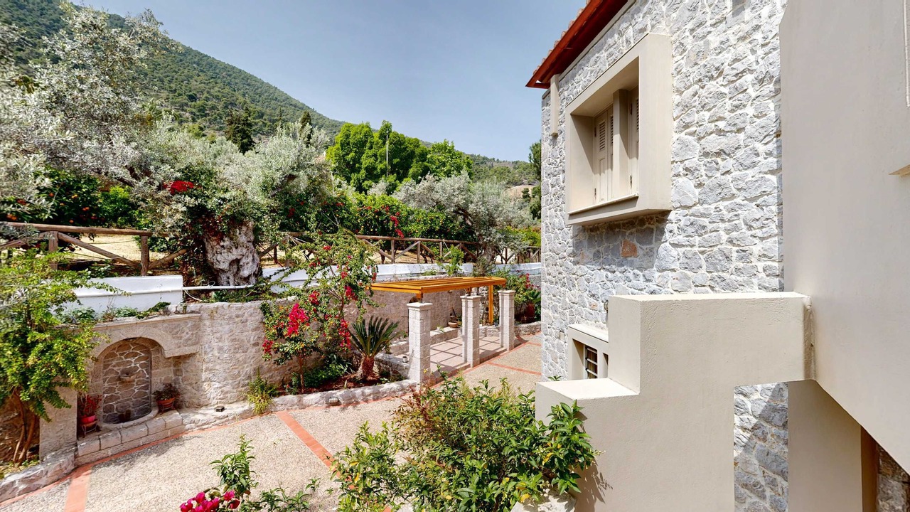 Photo of Outdoor in Melissopetra