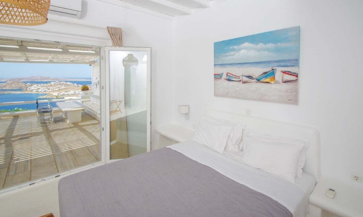 Photo of Bedroom in Ornos