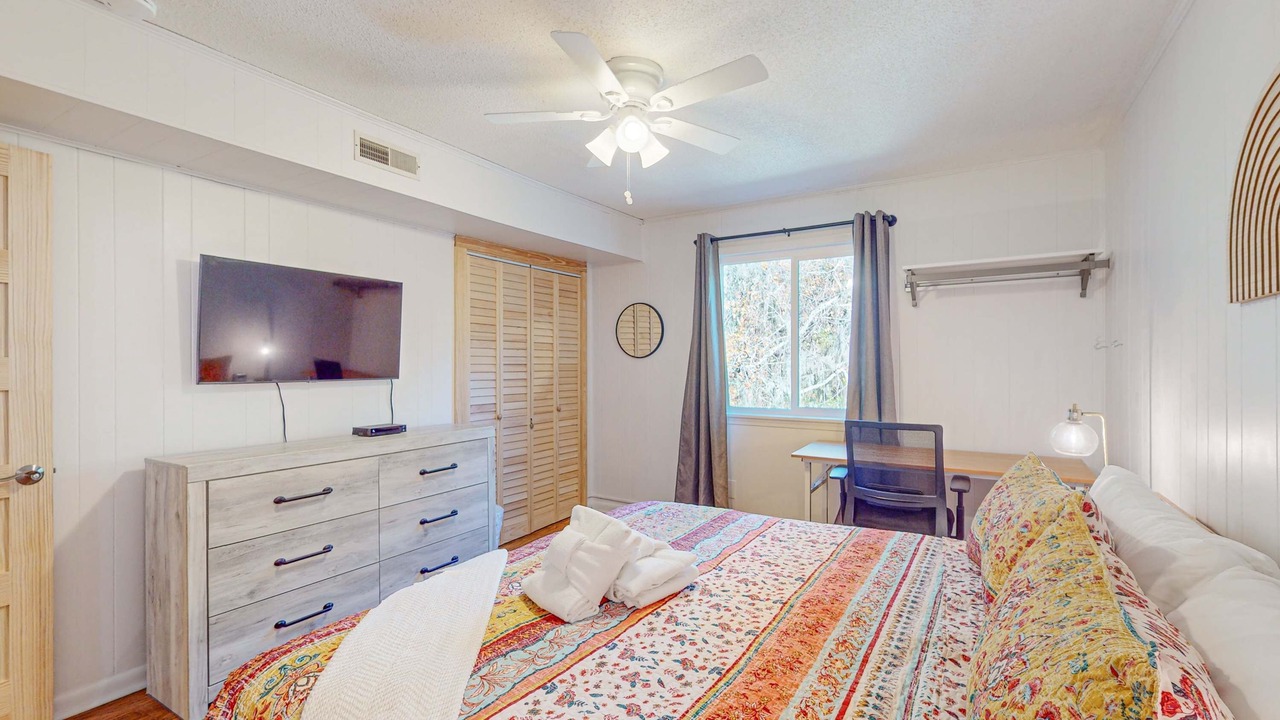 Photo of Bedroom in North Forest Beach