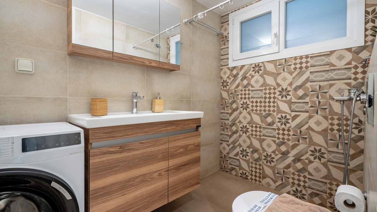 Photo of Bathroom in Nea Smirni