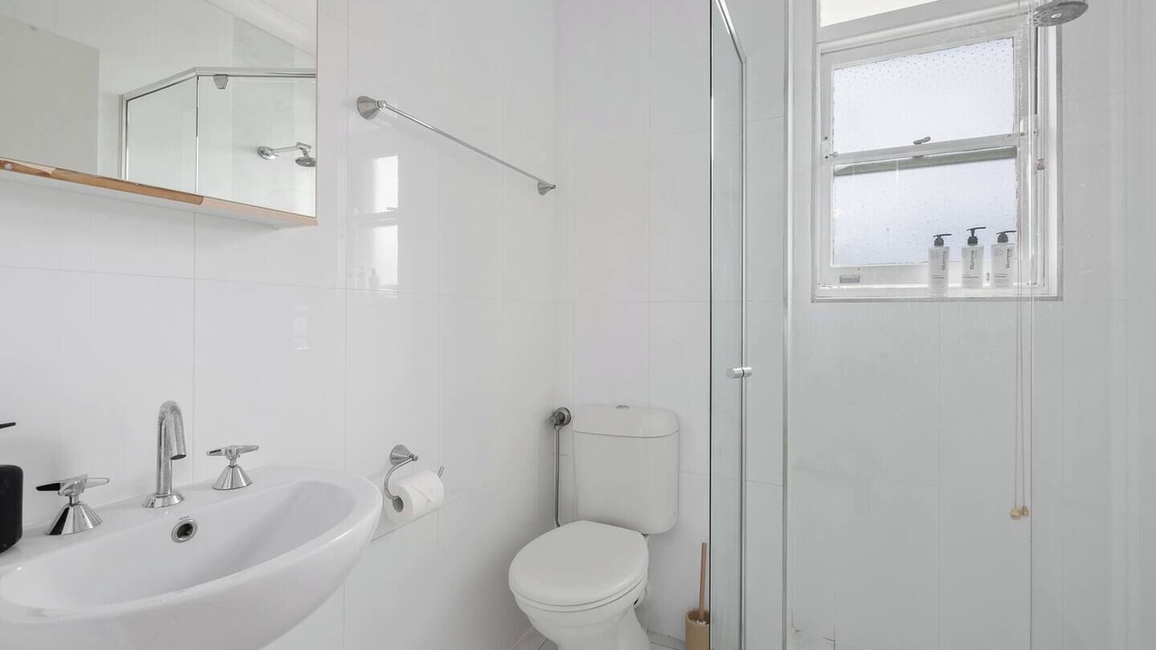 Photo of Bathroom in Freshwater