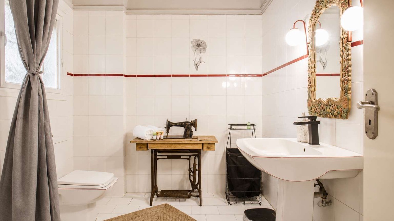 Photo of Bathroom in Rhodes Town