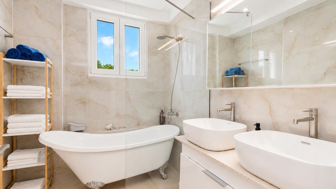 Photo of Bathroom in Vathi