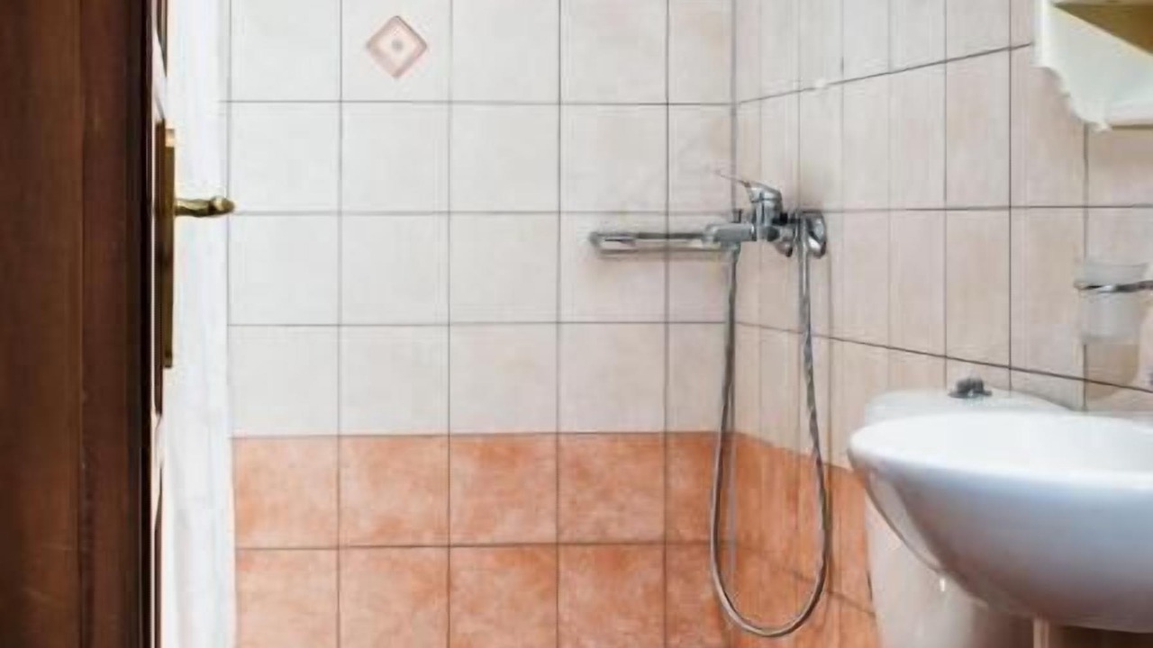 Photo of Bathroom in Portaria