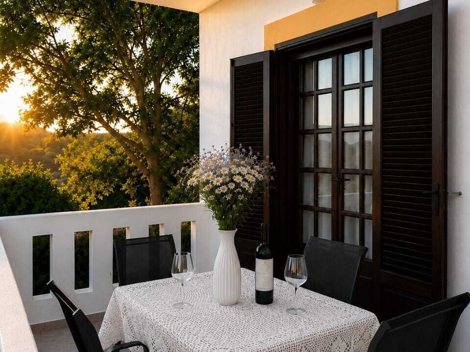 Photo of Outdoor in Alinda