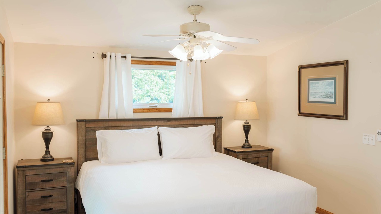 Photo of Bedroom in Town of Benton