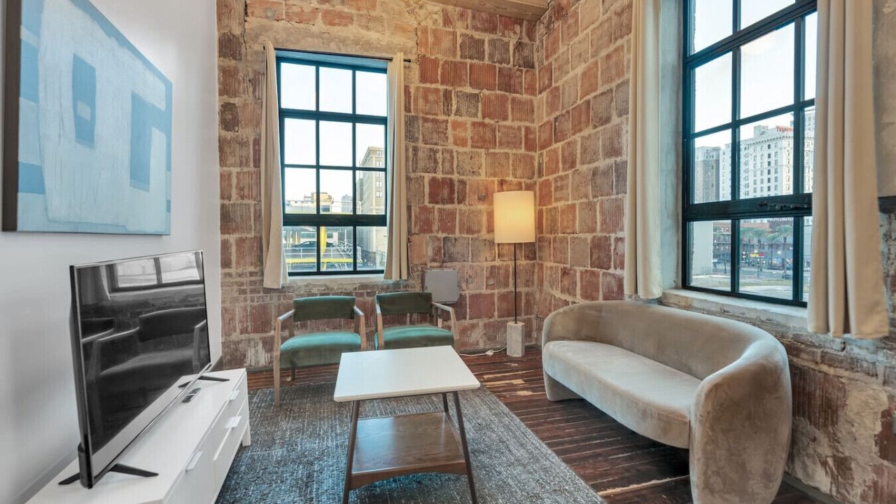 Photo of Livingroom in French Quarter
