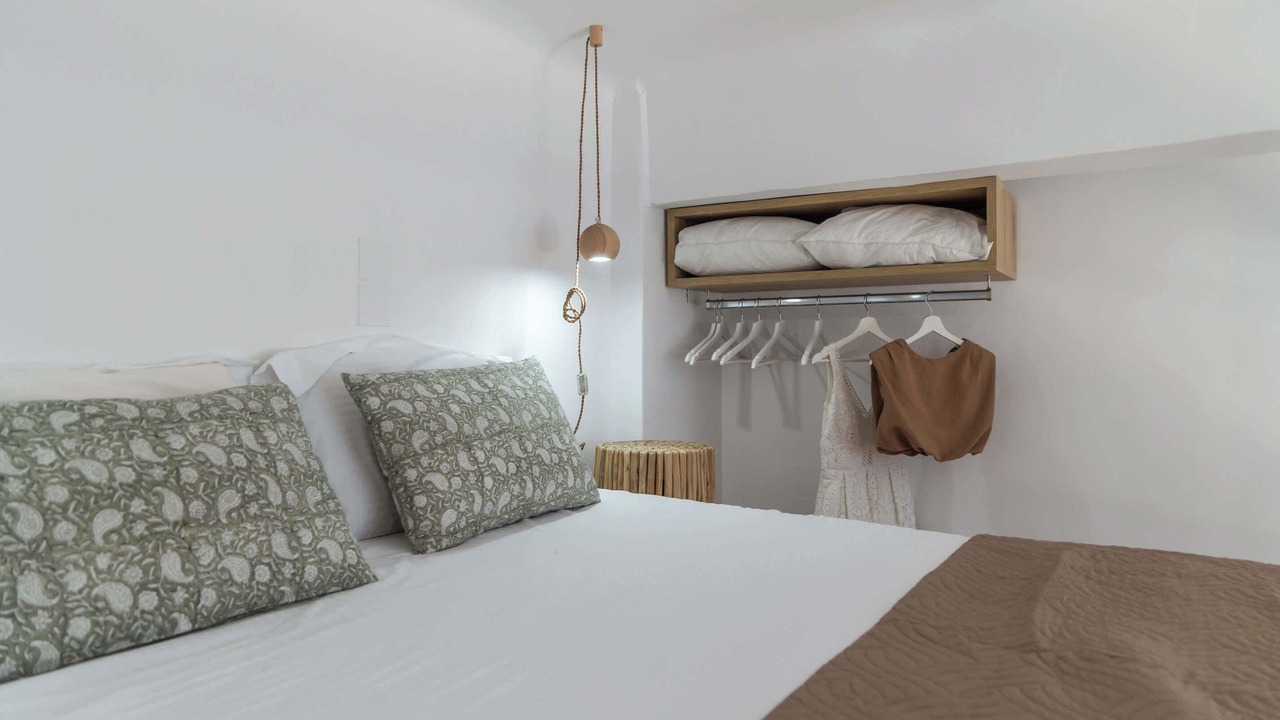 Photo of Bedroom in Adamas