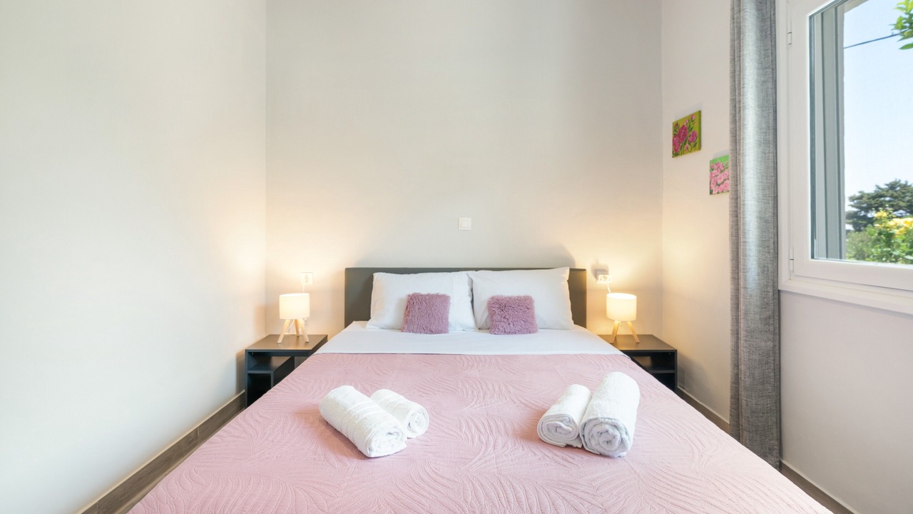 Photo of Bedroom in Salakos