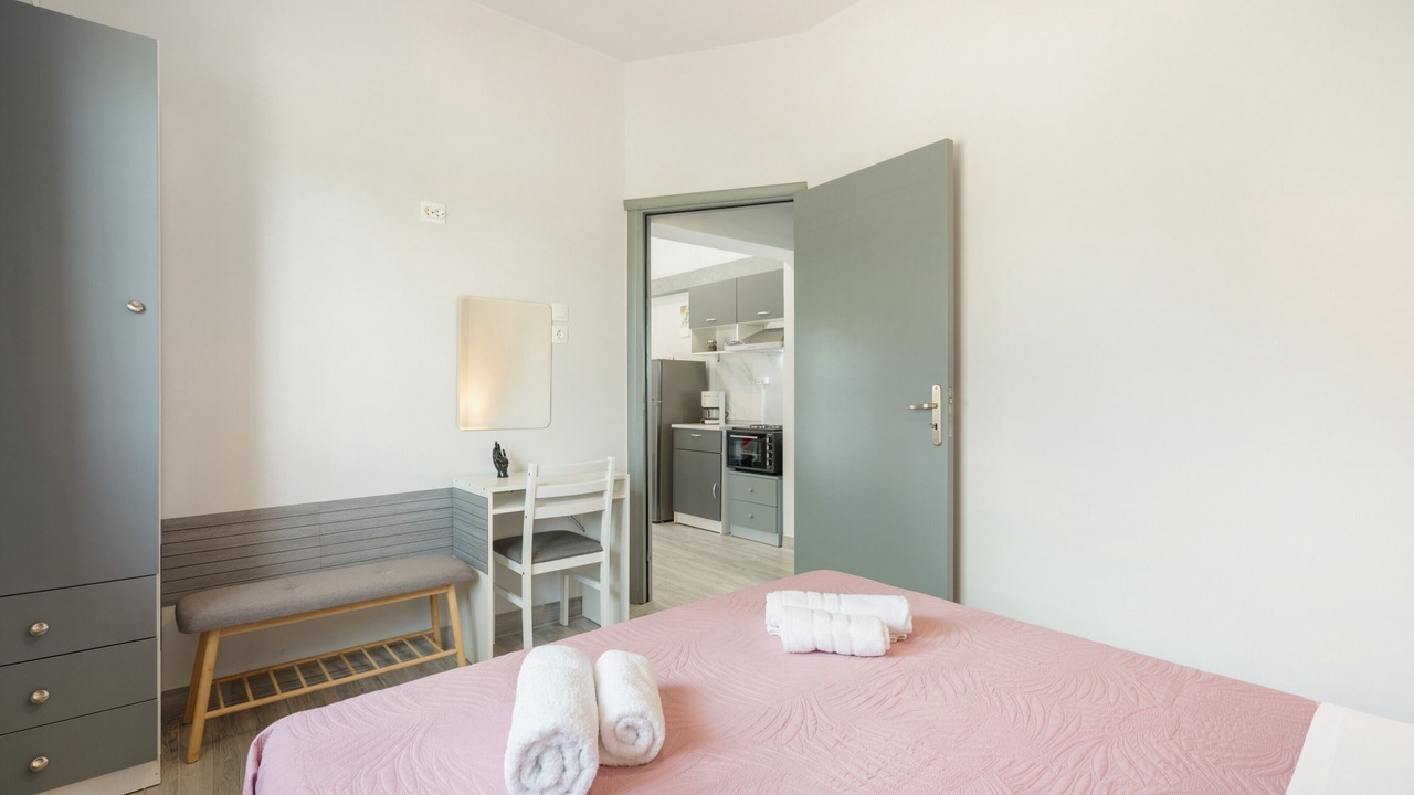 Photo of Bedroom in Salakos