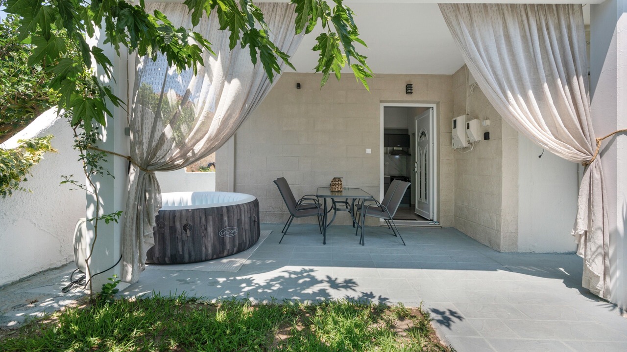 Photo of Outdoor in Salakos