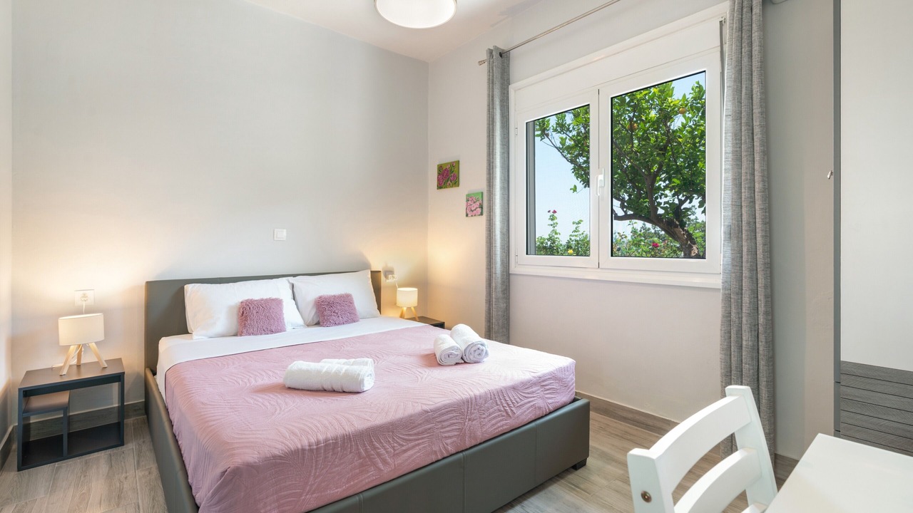 Photo of Bedroom in Salakos