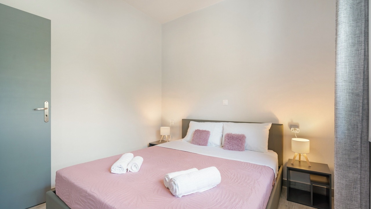 Photo of Bedroom in Salakos