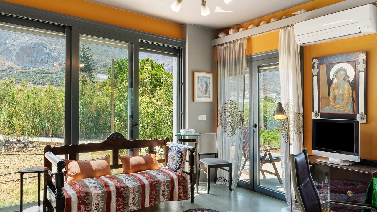 Photo of Livingroom in Aegiali