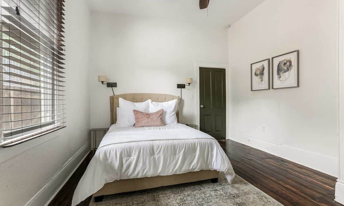 Photo of Bedroom in Mid-City