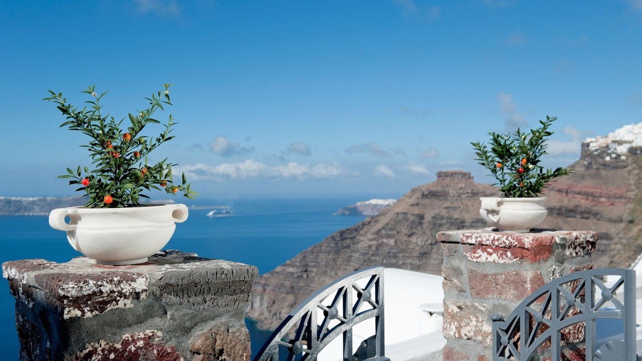 Photo of Others in Fira