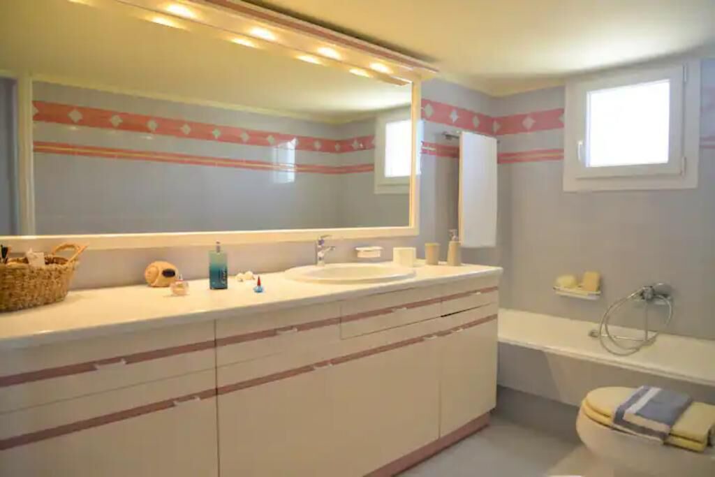 Photo of Bathroom in Adamas