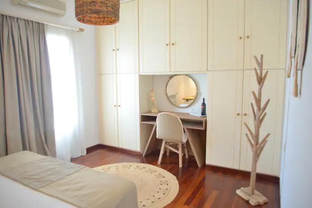 Photo of Bedroom in Adamas