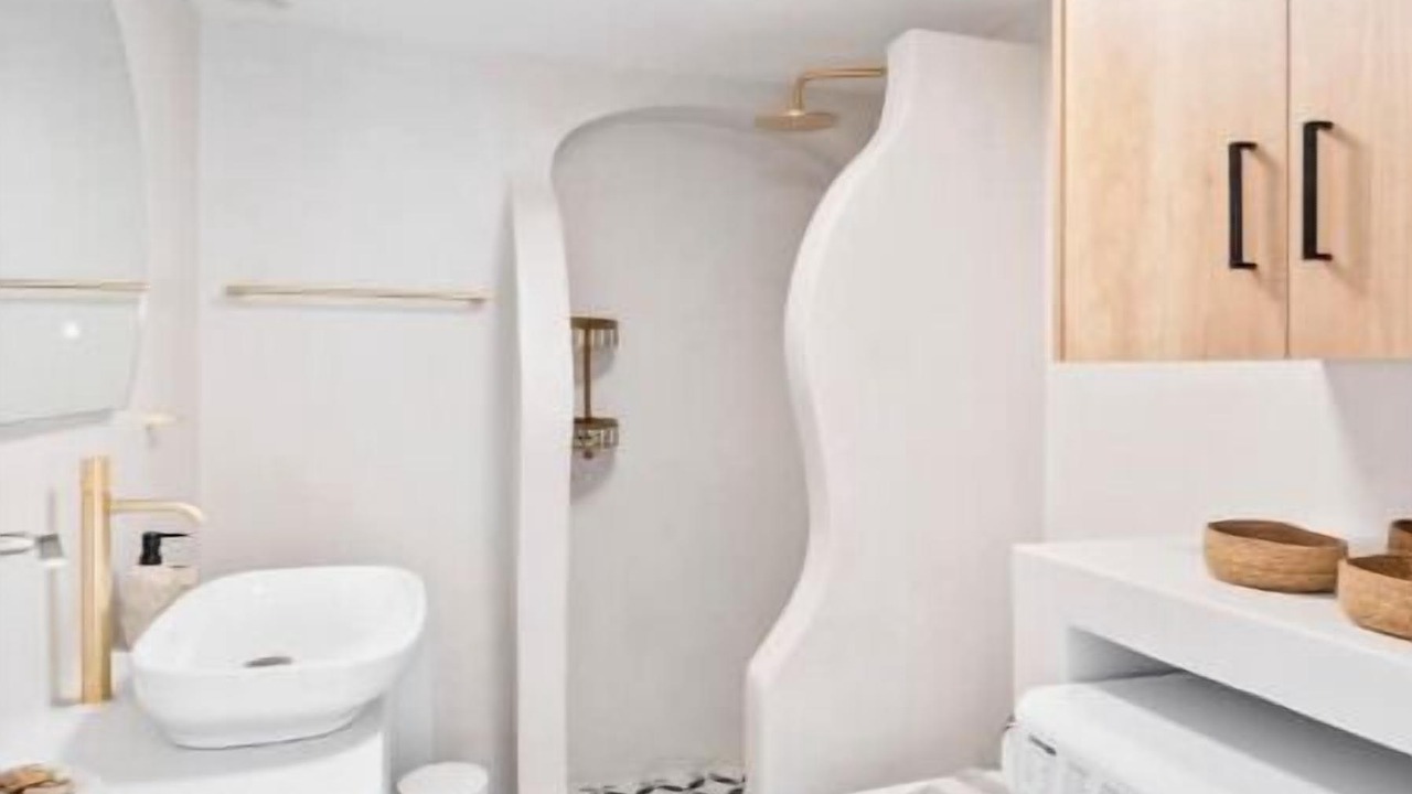 Photo of Bathroom in Paleopolis