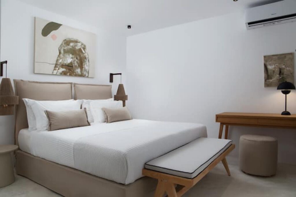 Photo of Bedroom in Paleopolis