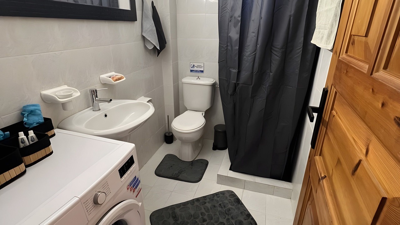 Photo of Bathroom in Plintri