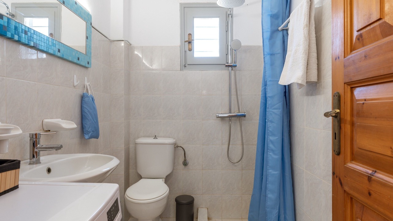 Photo of Bathroom in Plintri
