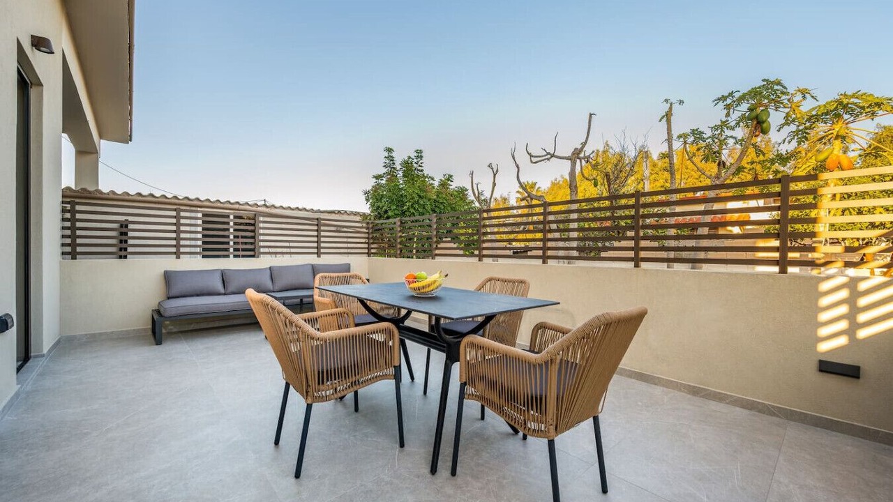 Photo of Outdoor in Lambi