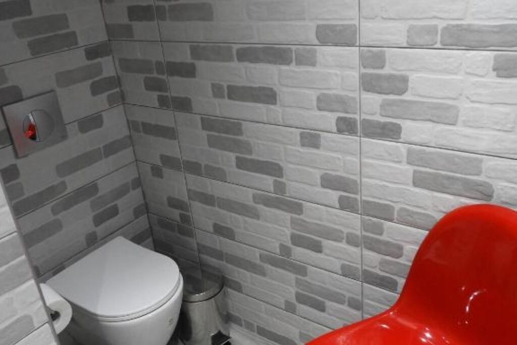 Photo of Bathroom in Gennadi