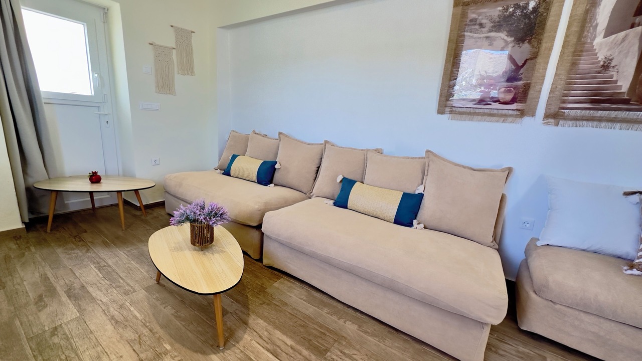Photo of Livingroom in Ornos