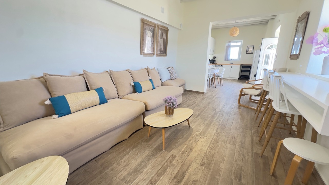 Photo of Livingroom in Ornos