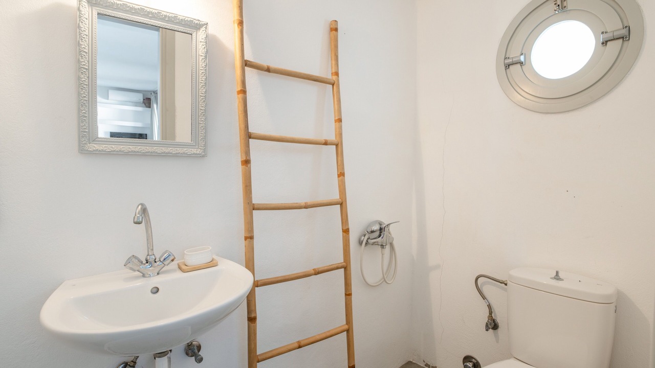 Photo of Bathroom in Agios Ioannis