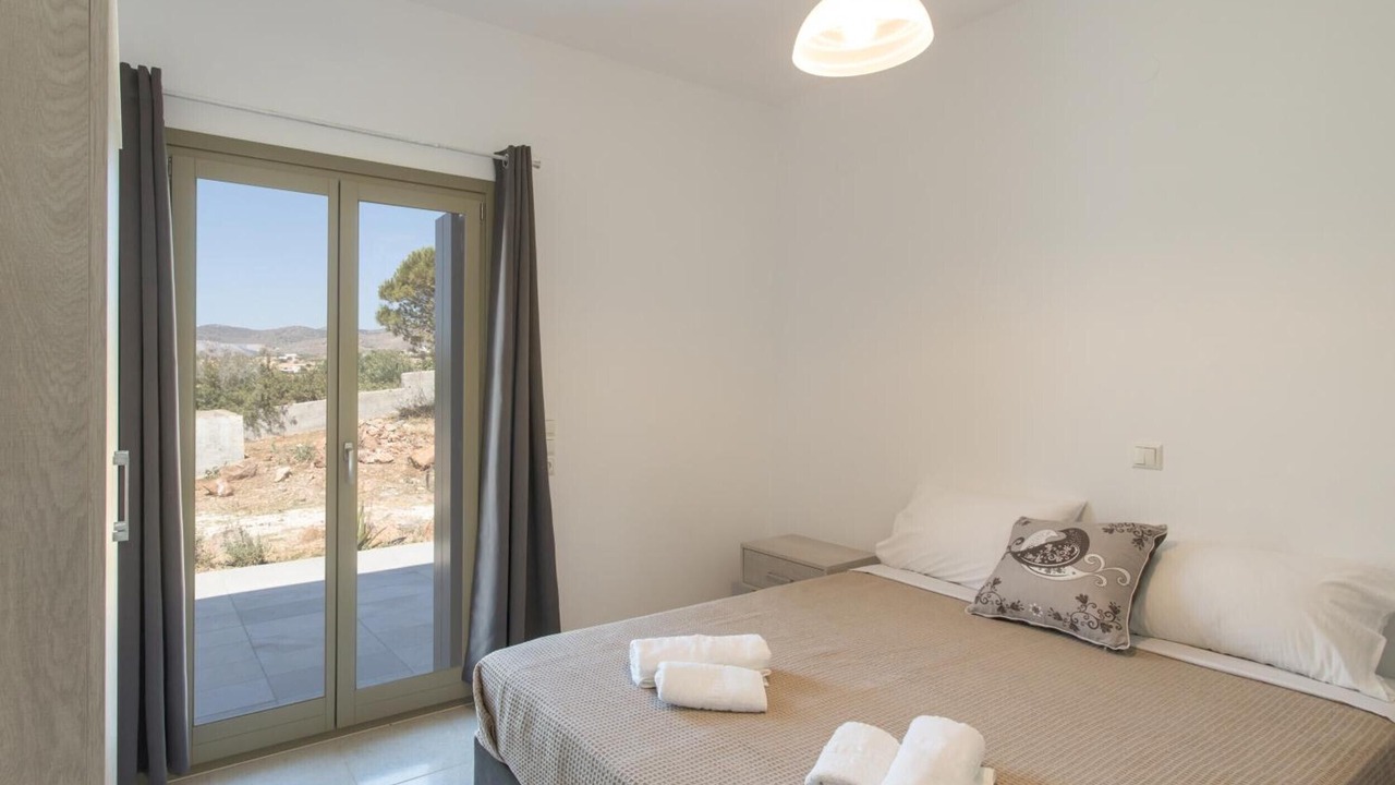 Photo of Bedroom in Drios
