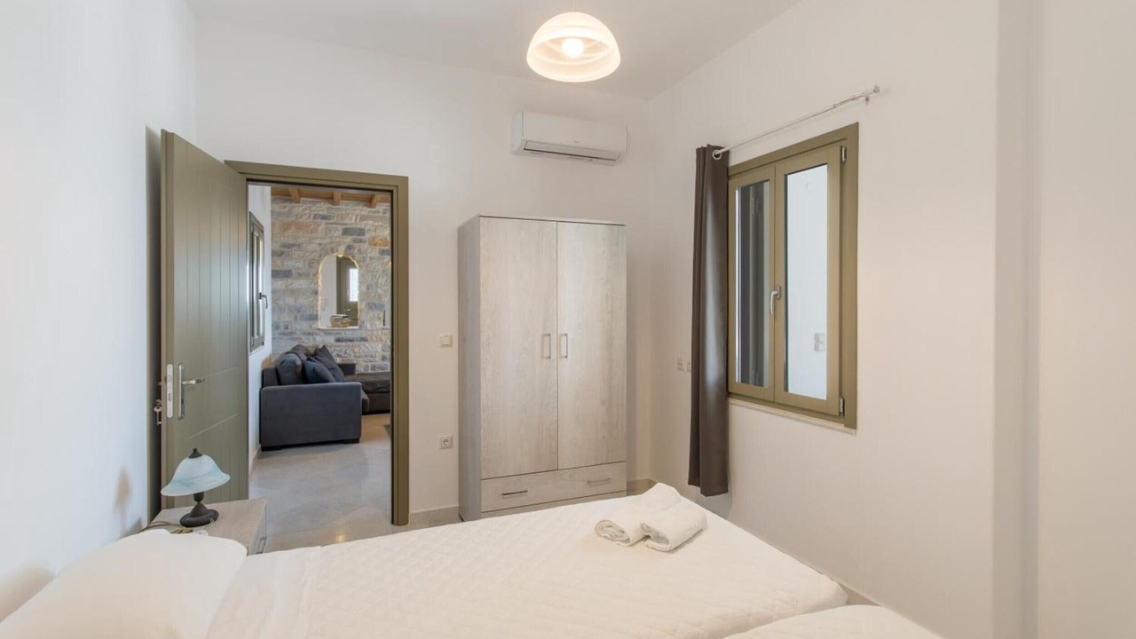 Photo of Bedroom in Drios
