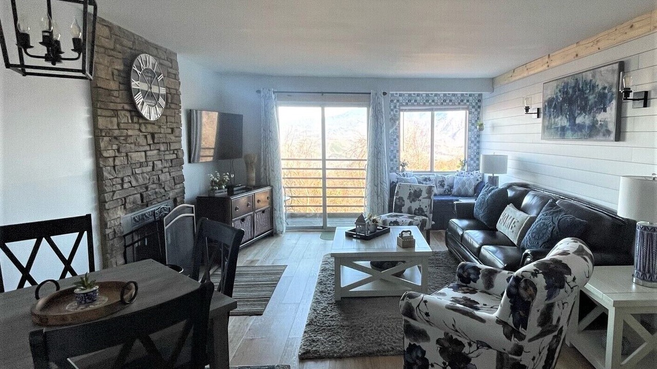 Photo of Livingroom in Chalet Village