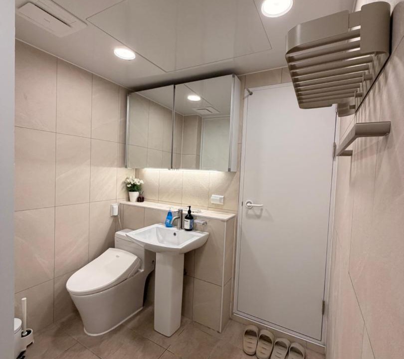 Photo of Bathroom in Cheongunhyoja-dong