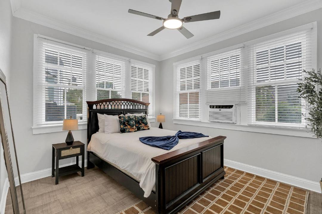 Photo of Bedroom in Uptown Historic District