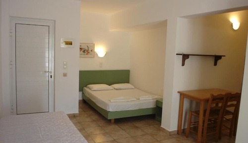 Economy Room (semi basement)